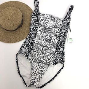 Calvin Klein Printed Twist-Front Tummy-Con…